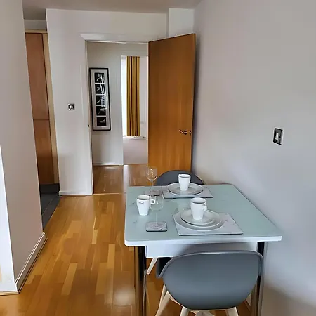 Apartamento Stylish 2bedroom Flat - Centre - Near Station