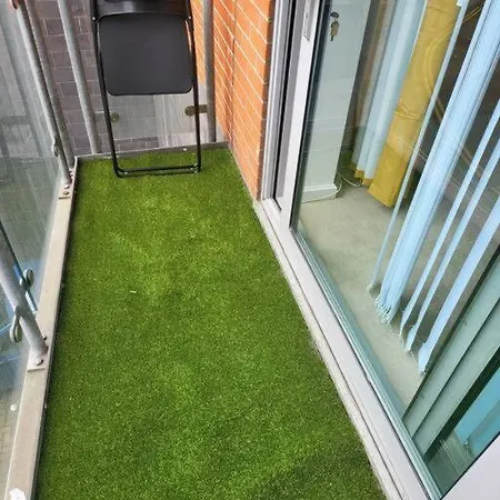 Stylish 2bedroom Flat - Centre - Near Station Apartament