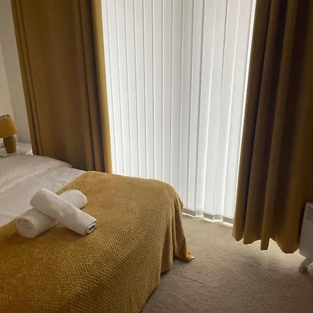 Stylish 2bedroom Flat - Centre - Near Station * 利兹