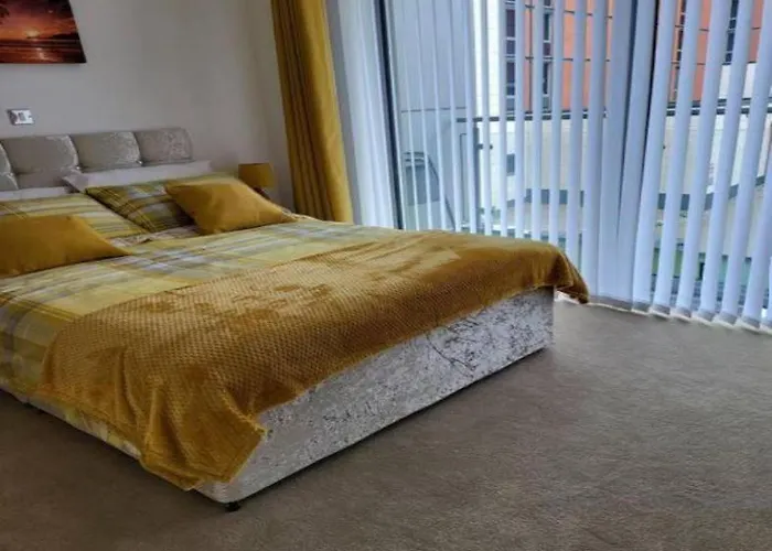 Stylish 2bedroom Flat - Centre - Near Station Διαμέρισμα